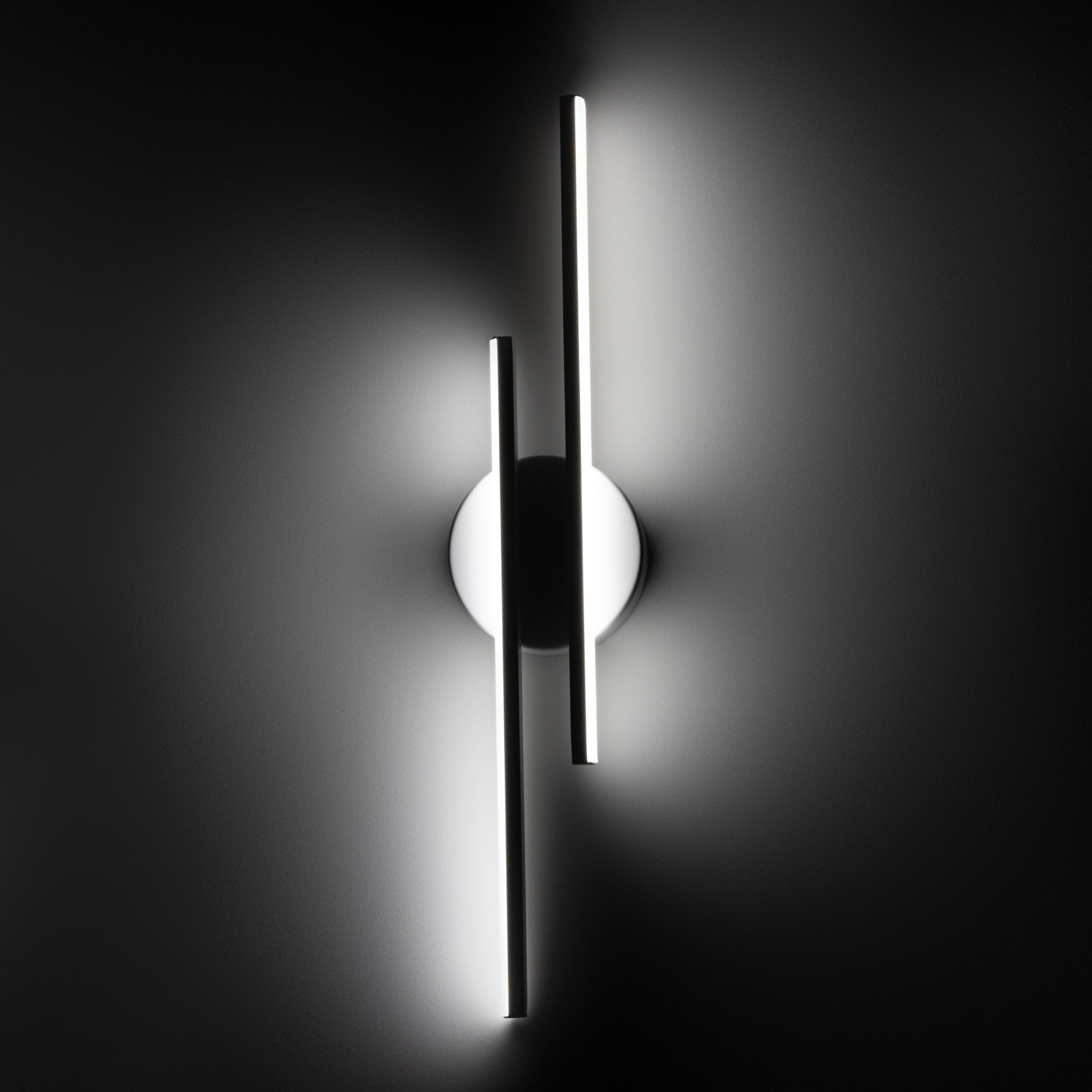 Kavelle Contemporary Black LED Wall Light For Living Rooms, Bedrooms And Hallways